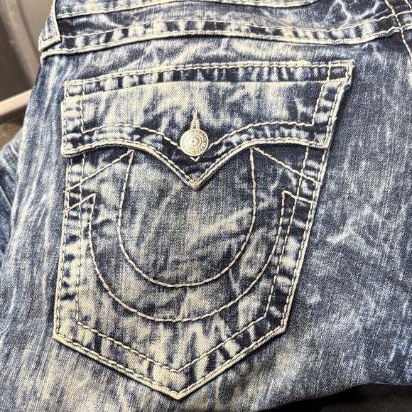 True Religion Acid Wash Jeans - Picture 4 of 5